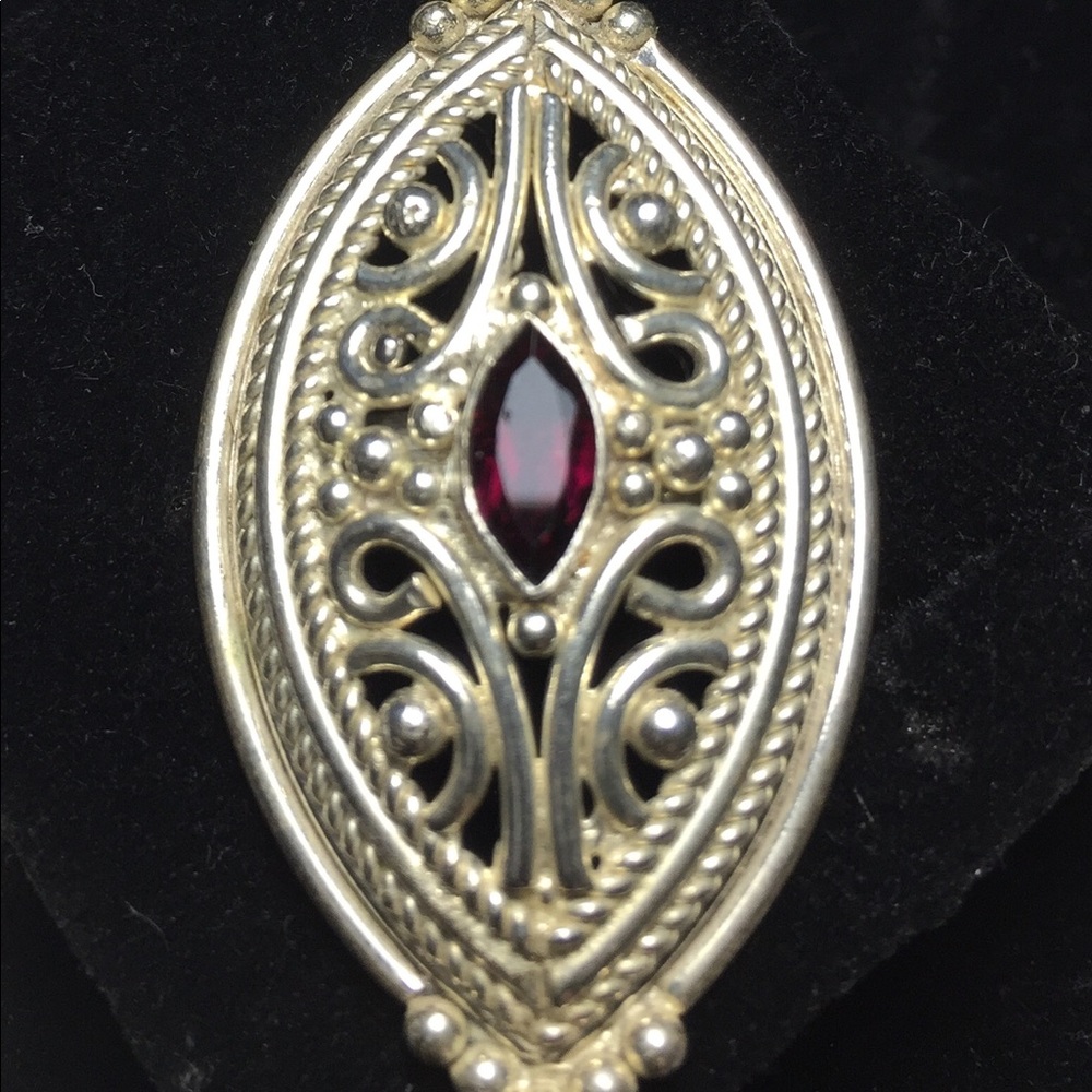 Garnet & Silver Ring - Picture 2 of 6